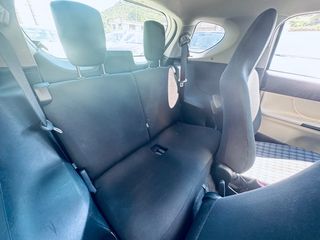 Toyota iQ 2013 VVTI-thumb-8