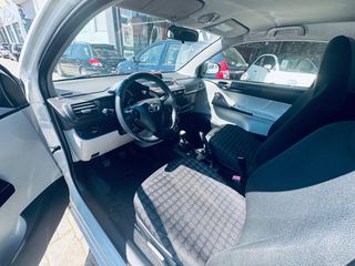 Toyota iQ 2013 VVTI-thumb-9