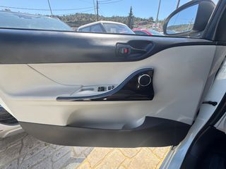 Toyota iQ 2013 VVTI-thumb-13