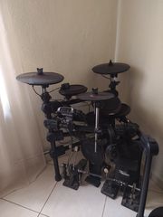 E-drums-thumb-2