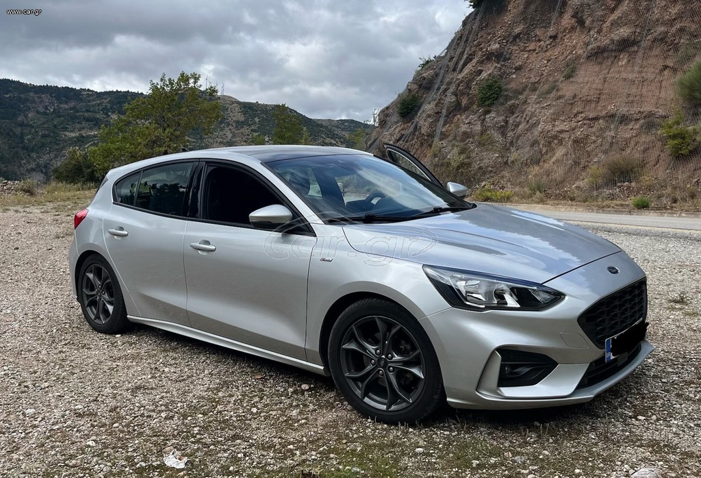 Ford Focus 2019 ST-Line Auto panorama
