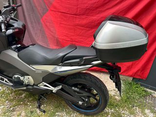 Honda Integra 750 2017-thumb-5