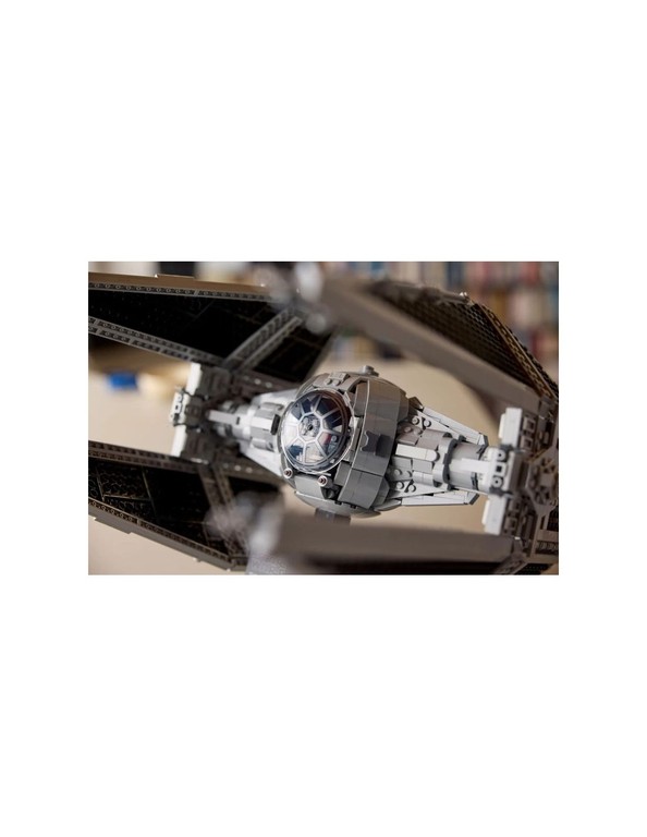 LEGO Star Wars 75382 TIE Interceptor