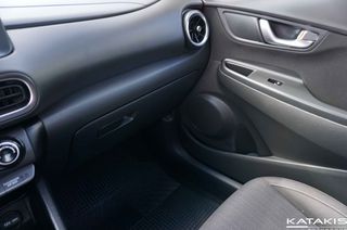 Hyundai Kona 2022 Premium, Clima, Rear Camera, Apple Carplay - And-thumb-33
