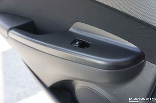 Hyundai Kona 2022 Premium, Clima, Rear Camera, Apple Carplay - And-thumb-11