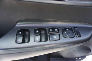 Hyundai Kona 2022 Premium, Clima, Rear Camera, Apple Carplay - And-thumb-17