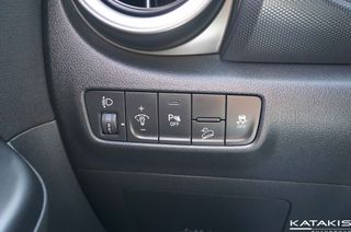 Hyundai Kona 2022 Premium, Clima, Rear Camera, Apple Carplay - And-thumb-18