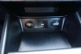 Hyundai Kona 2022 Premium, Clima, Rear Camera, Apple Carplay - And-thumb-30