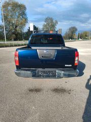 Nissan Navara 2010-thumb-2