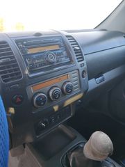 Nissan Navara 2010-thumb-6