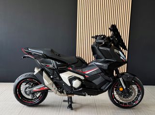 Honda X-ADV 2024 750 | DCT ABS | AKRAPOVIC