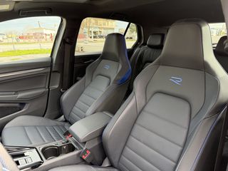 Volkswagen Golf 2025 R BLACK EDITION-thumb-10