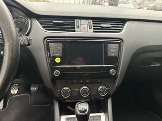 Skoda Octavia 2017-thumb-8