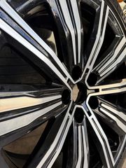 Γνήσιες ζάντες BMW 330e 2024 18” με λάστιχα Pirelli