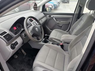 Volkswagen Touran 2008-thumb-4