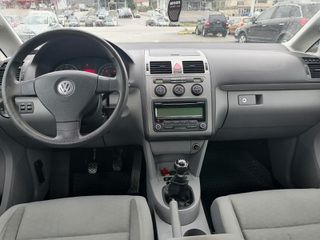 Volkswagen Touran 2008-thumb-5