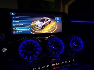 Mercedes-Benz GLA 250 2024 AMG LINE/PREMIUM PLUS/360°CAMERA /KEYLLES/ELECTRIC SEATS-thumb-64