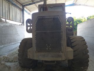 Φορτωτής Με Λάστιχα CAT 1982 966C