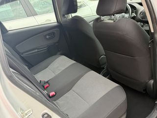 Toyota Yaris 2016-thumb-7