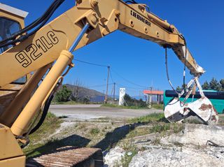 Εκσκαφέας Με Ερπύστριες Liebherr 1985 921