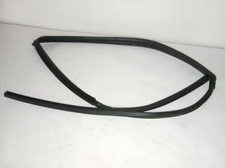 Λάστιχο Οδηγός Τζαμιού Εμπρός Αριστερό από Toyota Yaris Hybrid Y20 Club 2019 - 68151-0D240