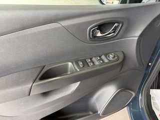 Renault Captur 2017-thumb-11