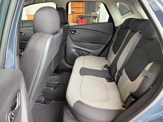 Renault Captur 2017-thumb-12
