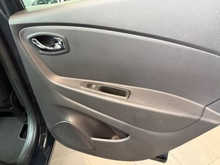 Renault Captur 2017-thumb-15