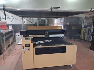 CO₂ Laser Cutter – Industrial (με σύστημα απορρόφησης)
