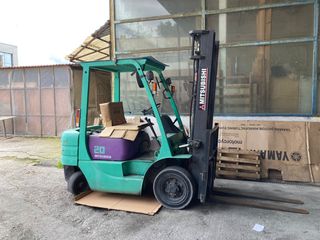 Mitsubishi 2000-thumb-2