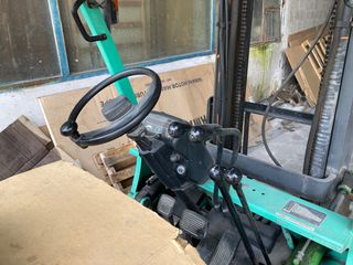 Mitsubishi 2000-thumb-5