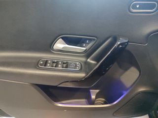 Mercedes-Benz A 180 2018 automatic + F1 Full extra-thumb-12