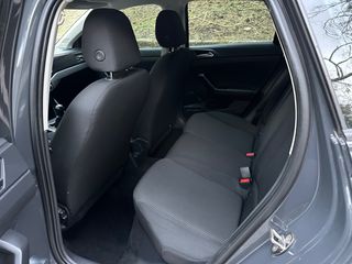 Volkswagen Polo 2019-thumb-9