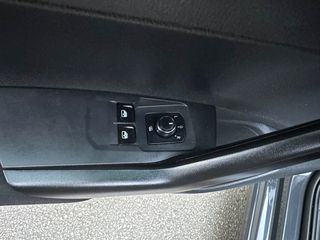 Volkswagen Polo 2019-thumb-11