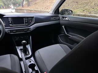 Volkswagen Polo 2019-thumb-13