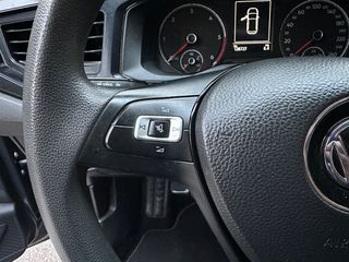Volkswagen Polo 2019-thumb-17