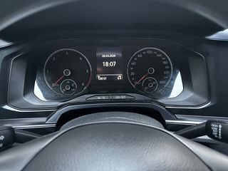 Volkswagen Polo 2019-thumb-18