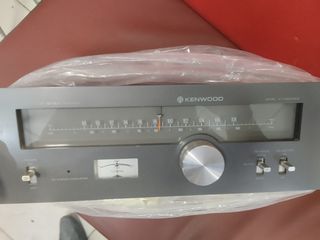 πωλούνται σε τιμή ευκαιρίας πικ απ Kenwood μαζί με όλο το σετ.. (ενισχυτή.  ράδιο κασετόφωνο. βίντεο. 2 ηχεία  κτλ.) και 180 βινύλια ελληνικά και ξένα. όλα μαζί σε τιμή