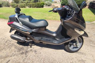 Piaggio XEvo 250 2010-thumb-4