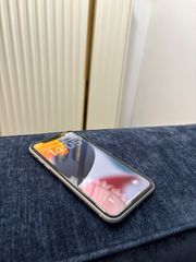 Πωλείται IPhone 11-thumb-5