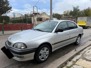 Toyota Avensis 2000