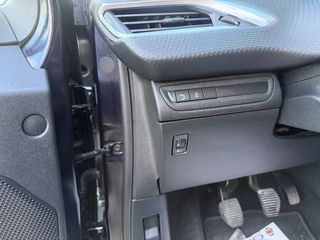 Peugeot 208 2016 1.2 PURETECH 82 STYLE-thumb-12