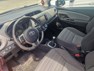 Toyota Yaris 2016 VVT-i Active-thumb-5