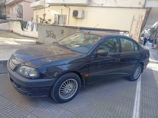 Toyota Avensis 2000