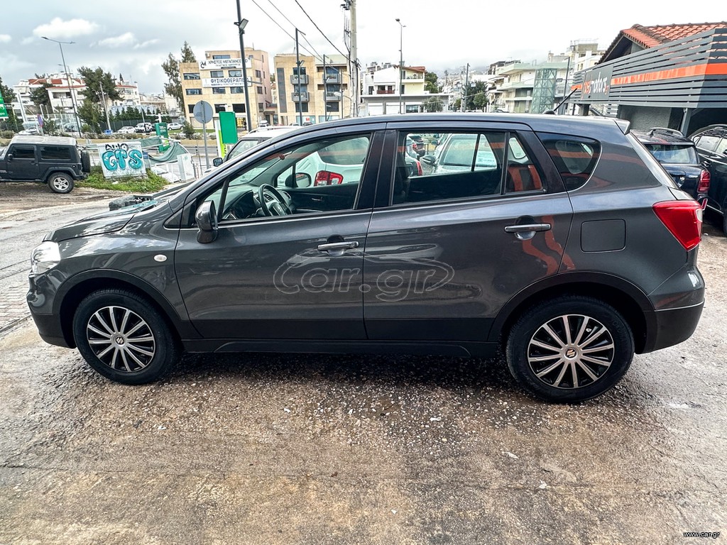 Suzuki SX4 S-Cross thumbnail 4