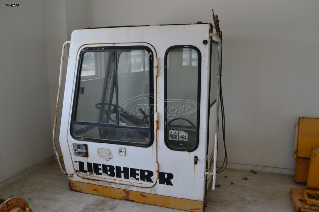 ΚΑΜΠΙΝΑ LIEBHERR 912