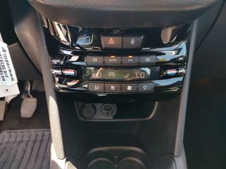 Peugeot 208 2018 1.2 PURETECH 110 ALLURE PACK-thumb-6