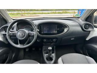 Toyota Aygo 2023 X-PLAY CLIMA SMART KEY-thumb-13