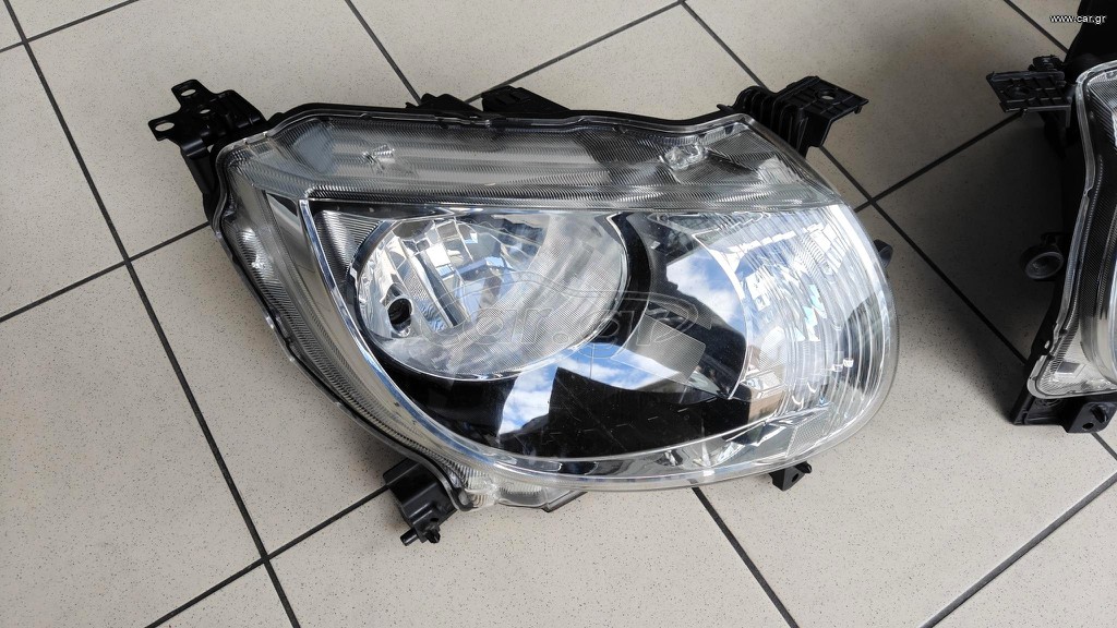 Φανάρι Εμπρός Δεξί  απο SUZUKI  IGNIS 16-19 γνήσιο