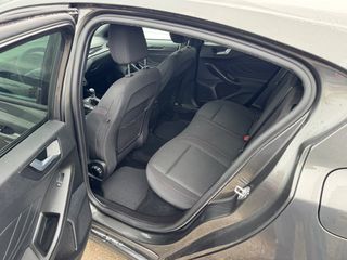 Ford Focus 2020 ST-LINE-thumb-12